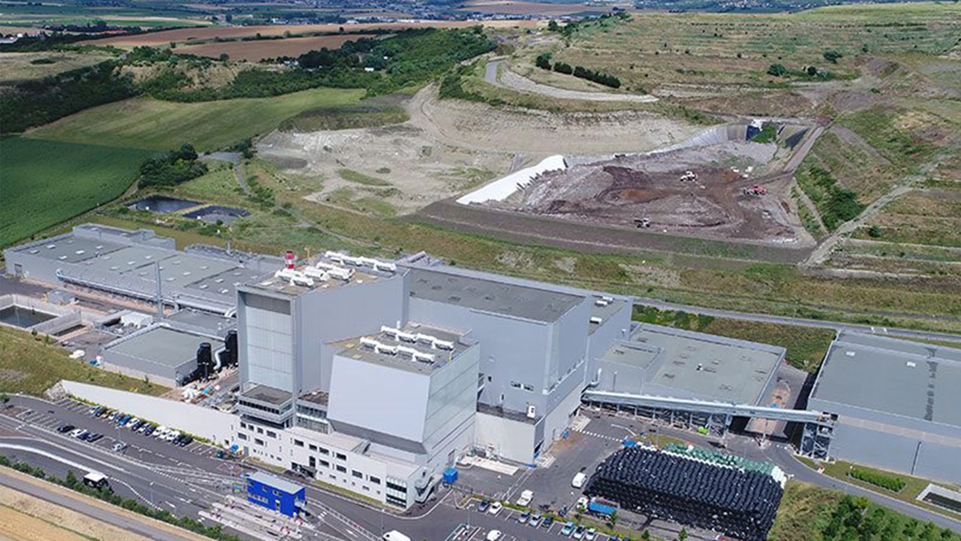 Valtom Valtom and Waga Energy are launching the first renewable natural gas (RNG) injection project
combining biogas from an anaerobic digestion facility and a landfill site in Clermont-Ferrand,
France.